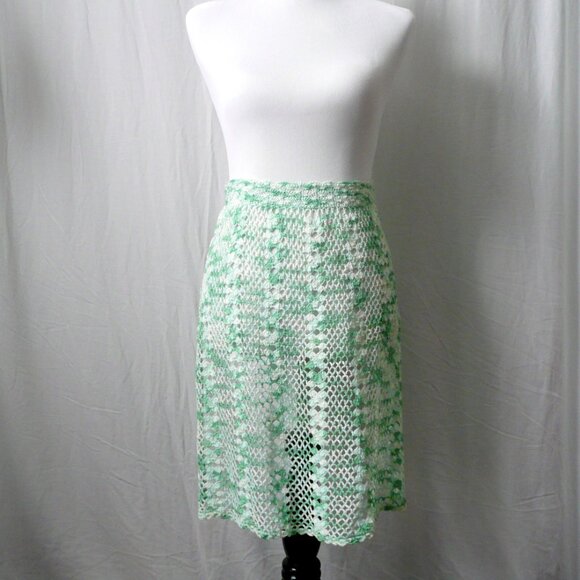 Vintage Crochet Shades of White Green Shell Lace Pattern Half Apron Country Core - Picture 4 of 4